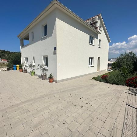 Holiday Home Mb Ražanj Eksteriør bilde