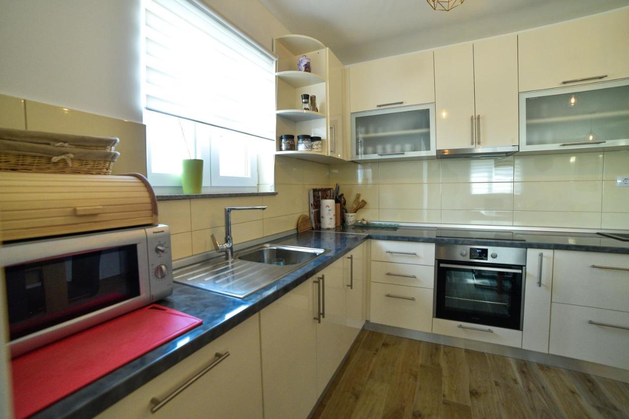 Holiday Home Mb Ražanj Eksteriør bilde