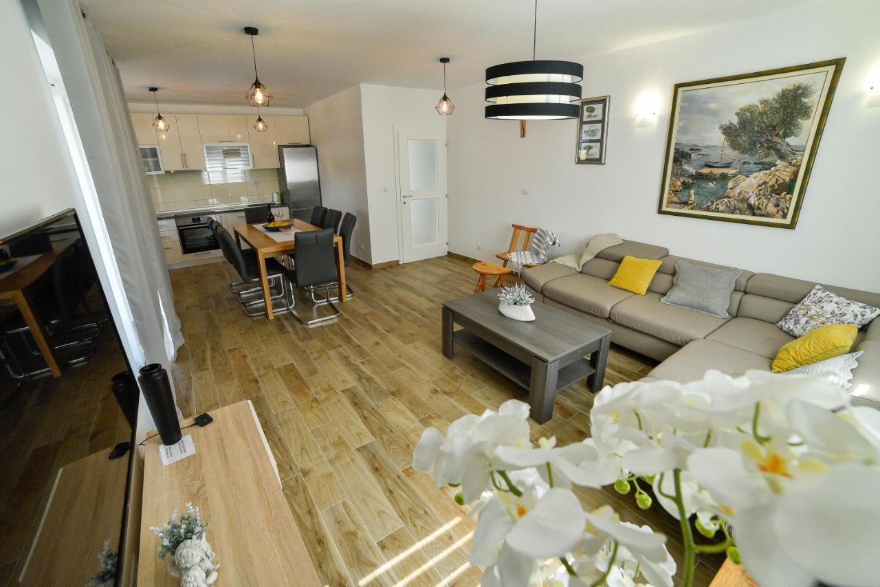 Holiday Home Mb Ražanj Eksteriør bilde