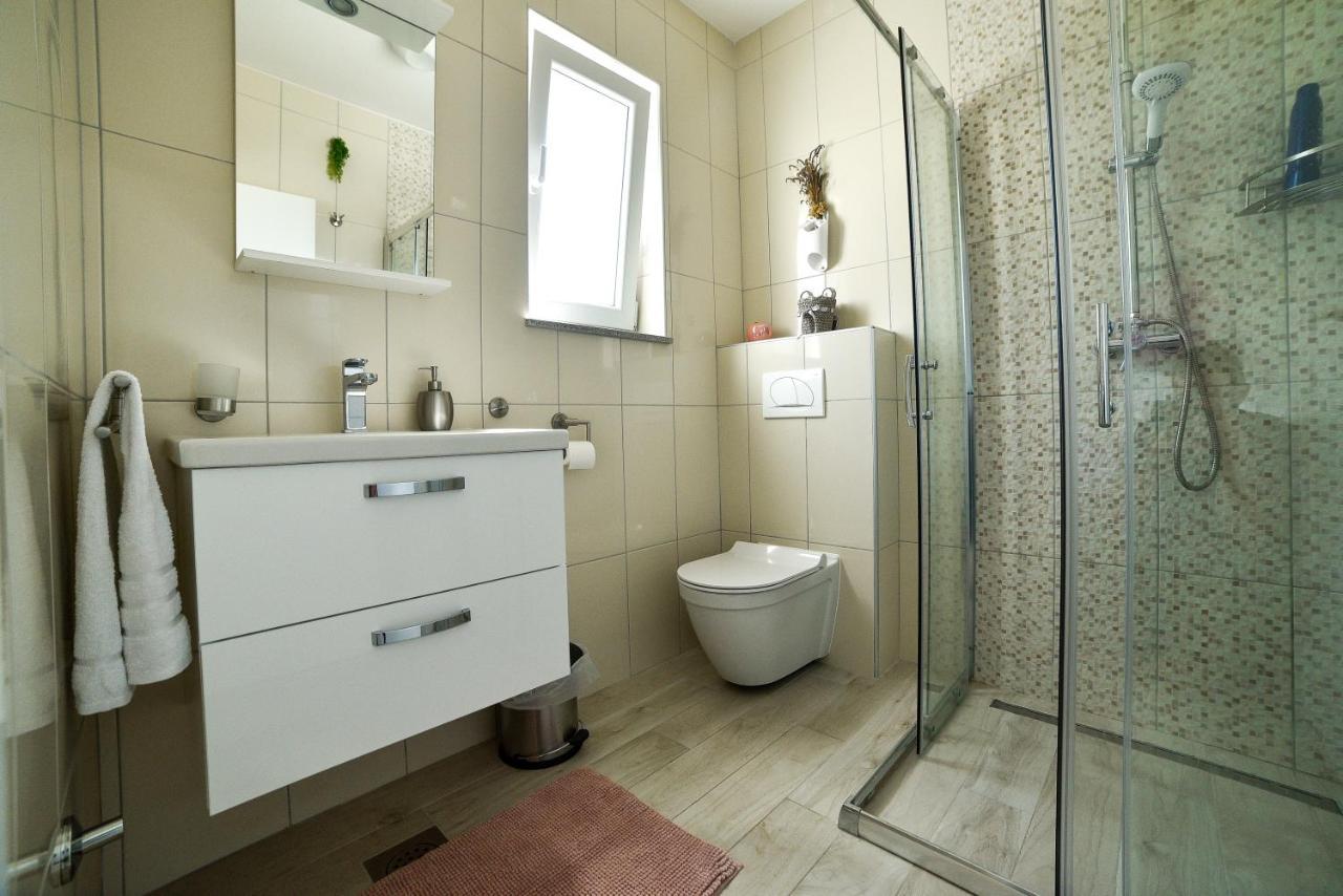 Holiday Home Mb Ražanj Eksteriør bilde