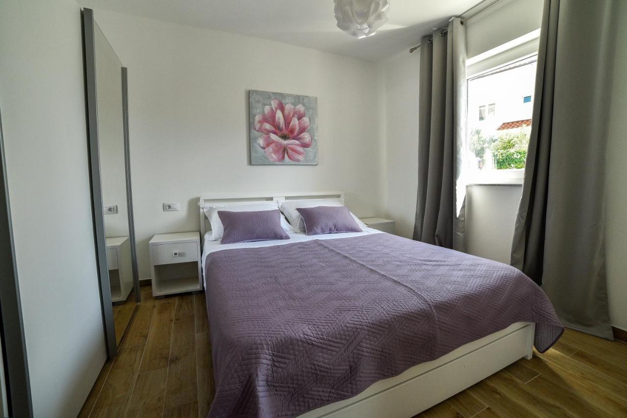 Holiday Home Mb Ražanj Eksteriør bilde