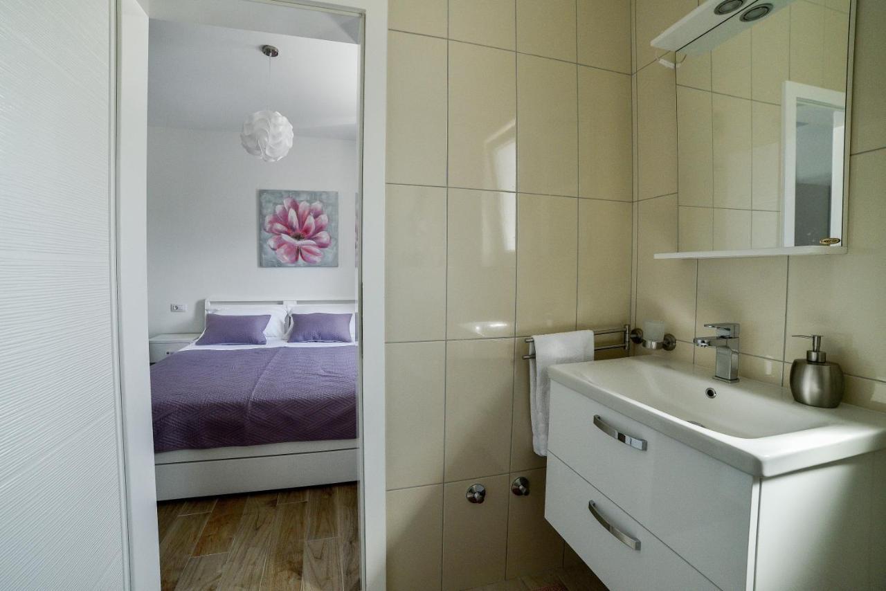 Holiday Home Mb Ražanj Eksteriør bilde