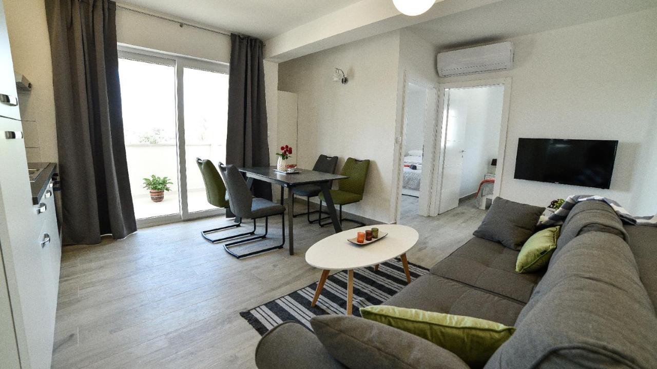 Holiday Home Mb Ražanj Eksteriør bilde