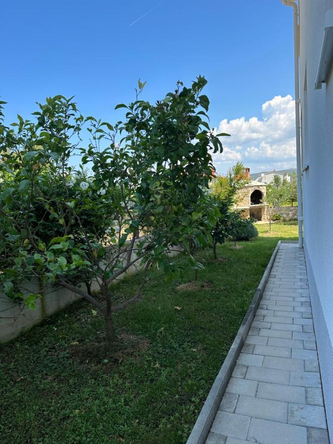 Holiday Home Mb Ražanj Eksteriør bilde