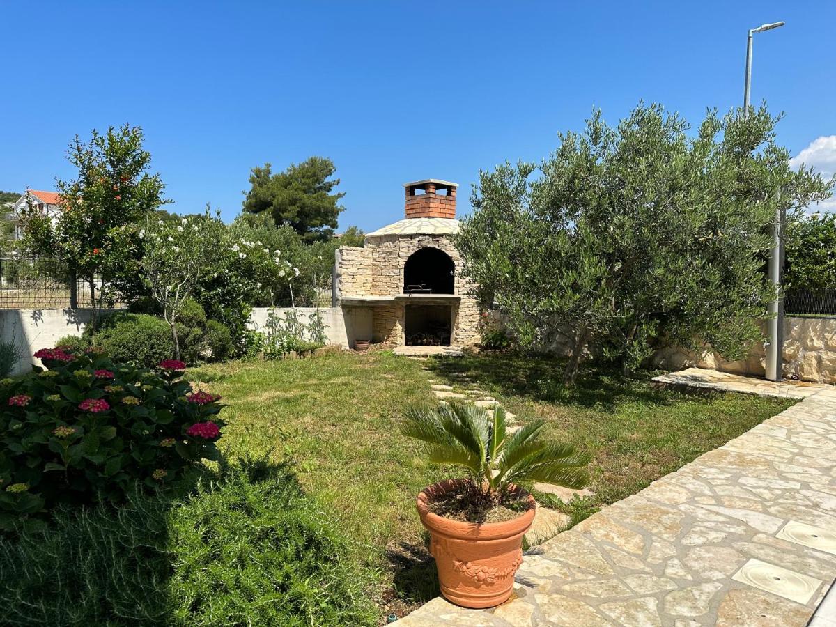 Holiday Home Mb Ražanj Eksteriør bilde