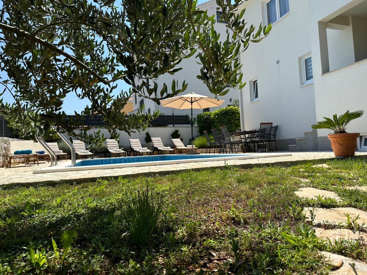 Holiday Home Mb Ražanj Eksteriør bilde