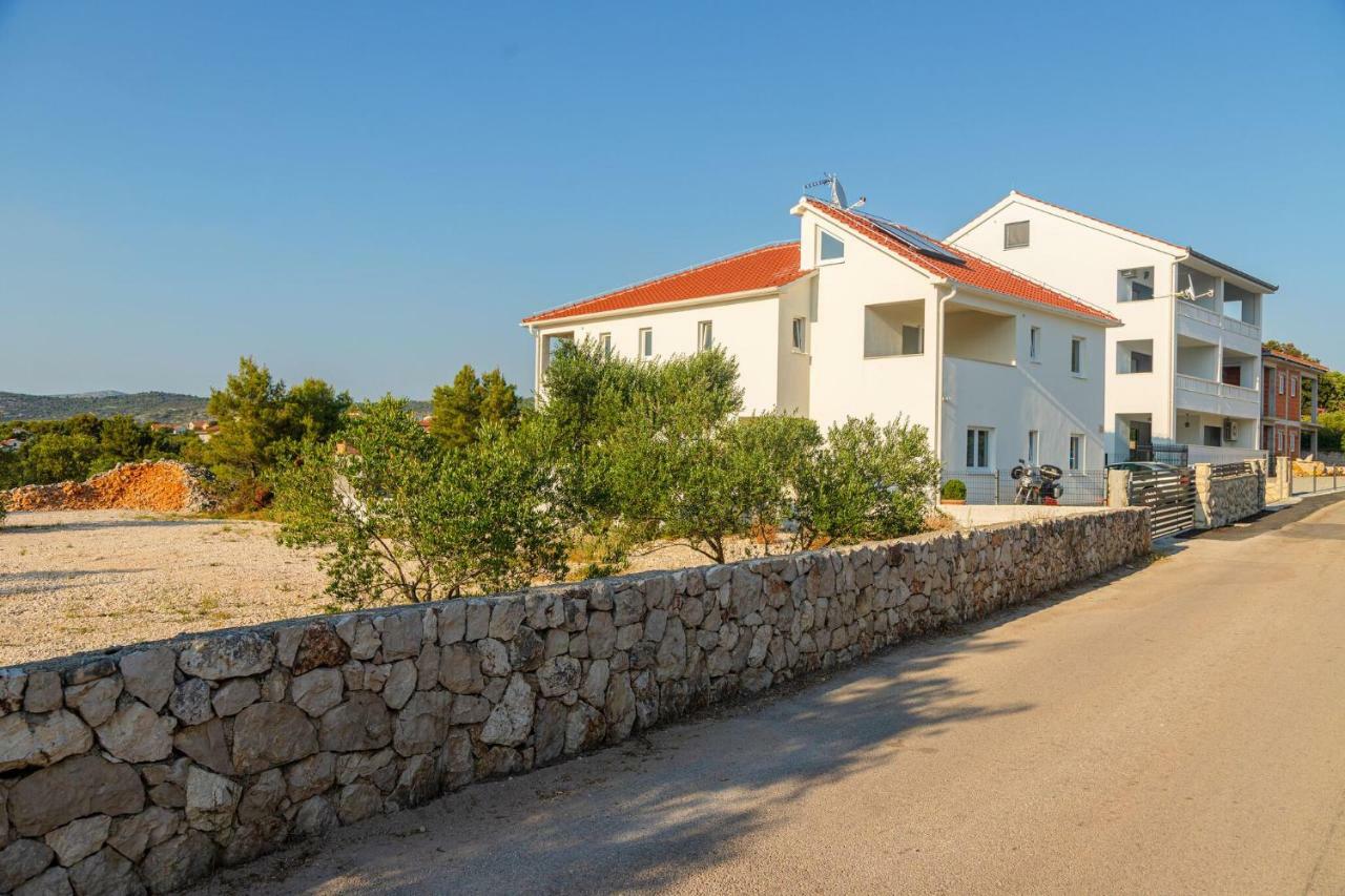 Holiday Home Mb Ražanj Eksteriør bilde